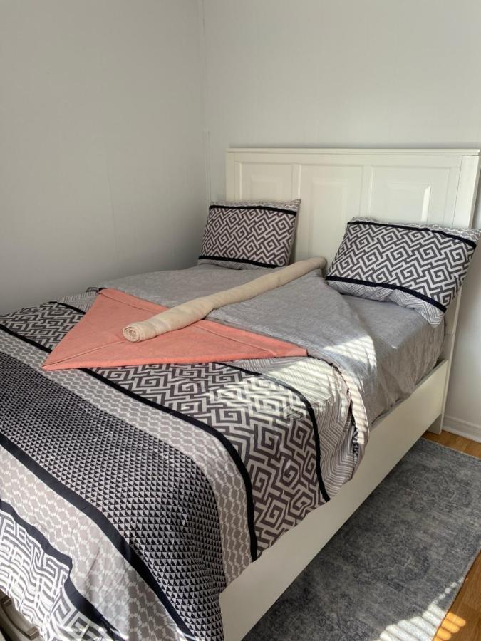 Windsor Airport Room Accommodation Εξωτερικό φωτογραφία