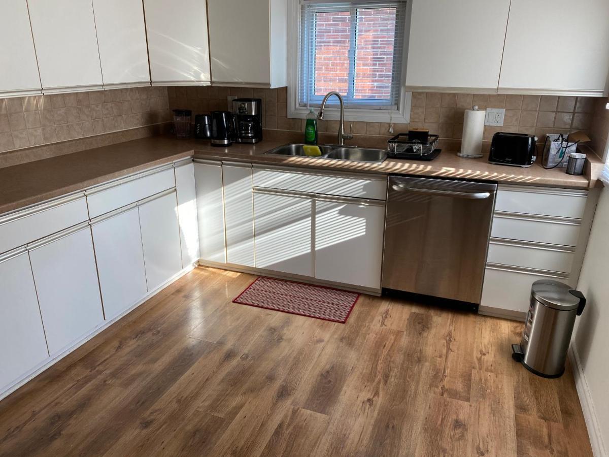 Windsor Airport Room Accommodation Εξωτερικό φωτογραφία